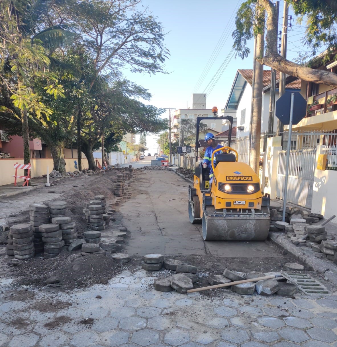 Frentes de trabalho avançam nas obras de esgotamento sanitário, nos bairros Bombas e José Amândio