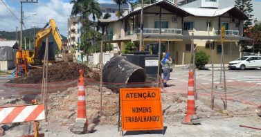 Obras de esgotamento em Bombinhas avançam pelos bairros José Amândio, Bombas e Quatro Ilhas