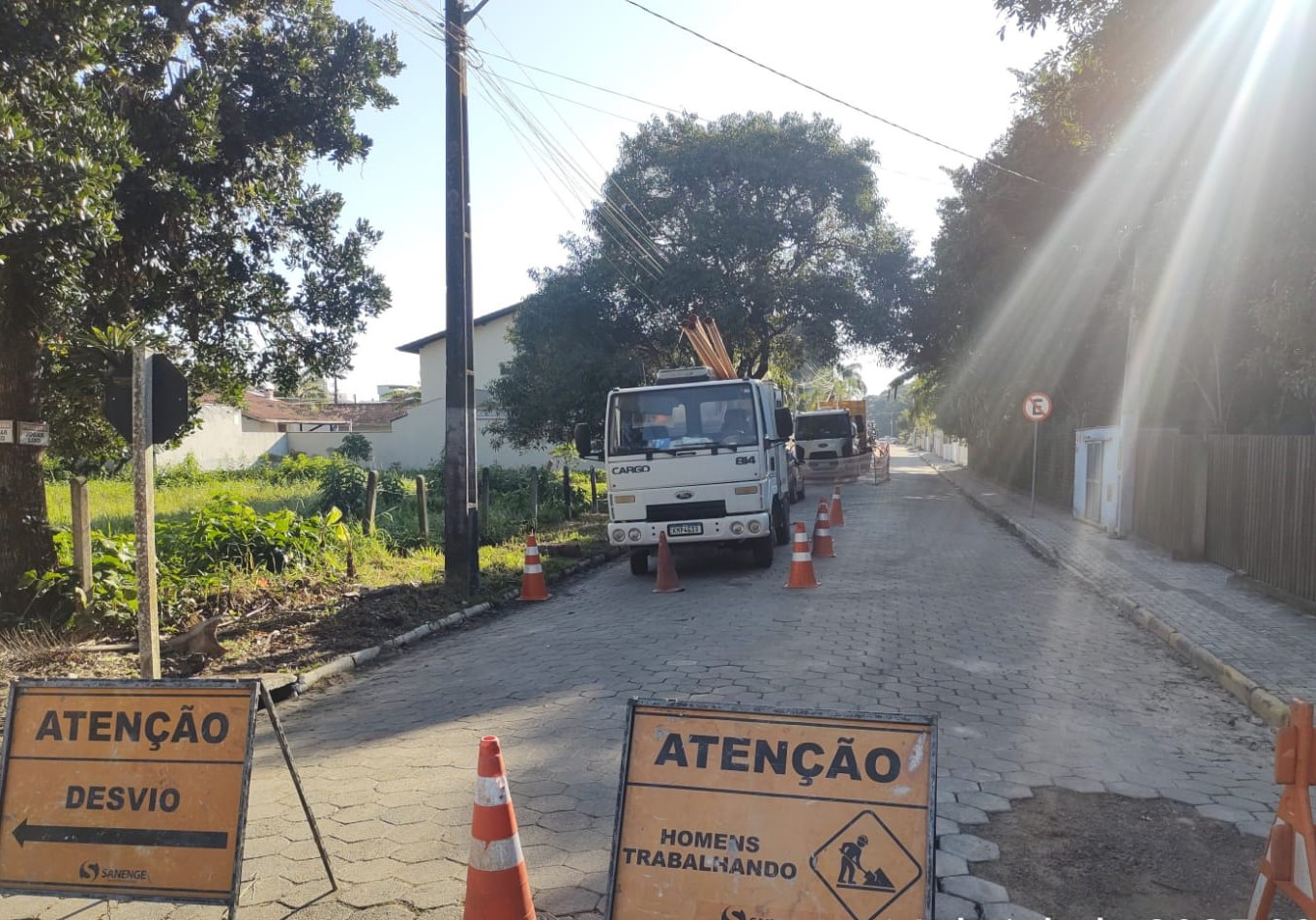 Águas de Bombinhas intensifica obras de esgotamento sanitário, rumo à universalização do novo sistema